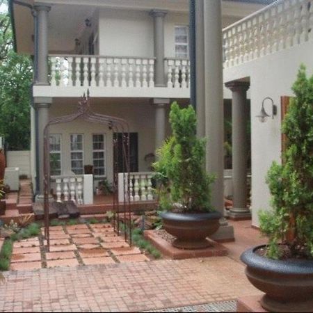 Goodey'S Guesthouse Pretoria-Noord Extérieur photo