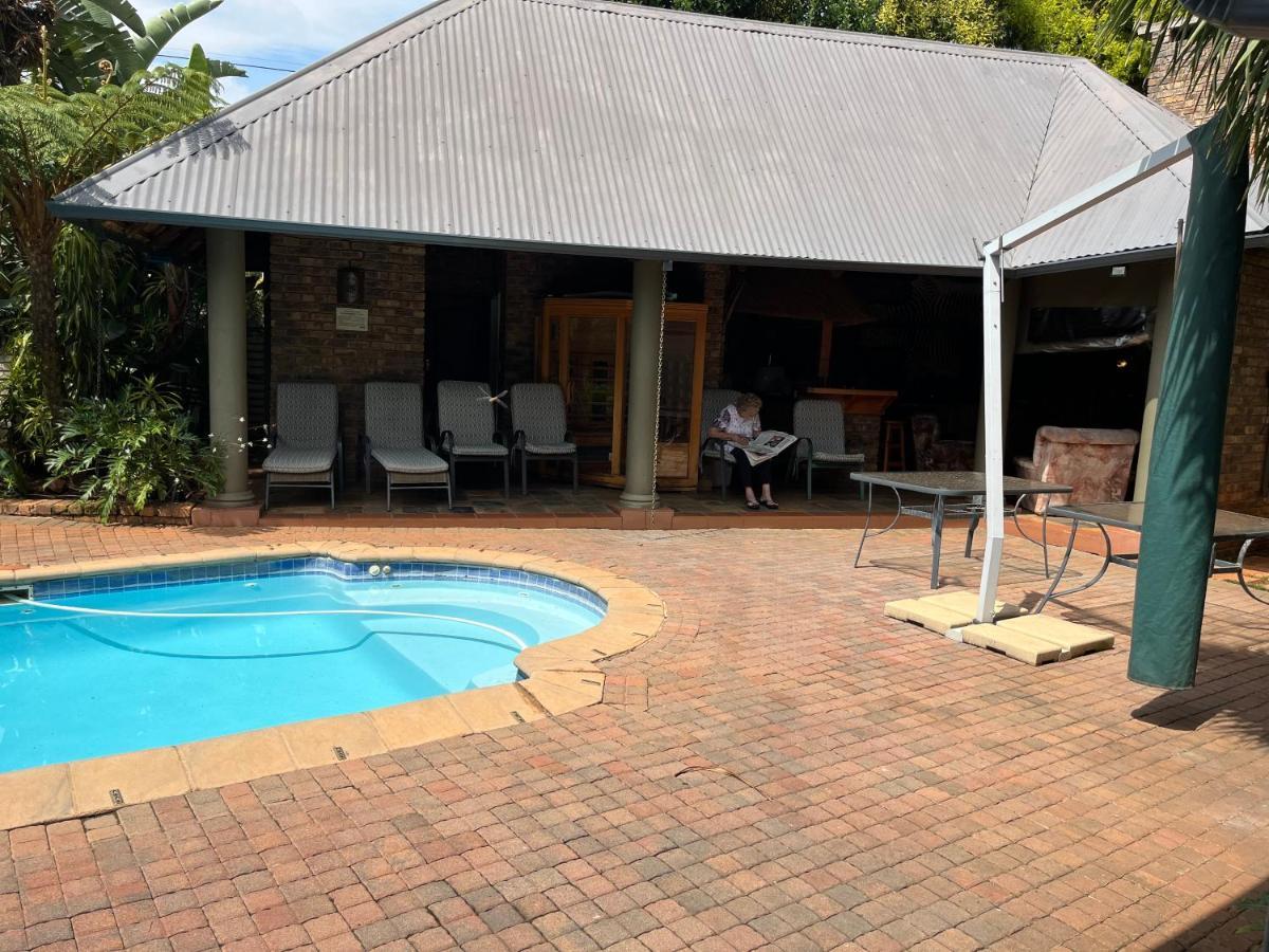 Goodey'S Guesthouse Pretoria-Noord Extérieur photo