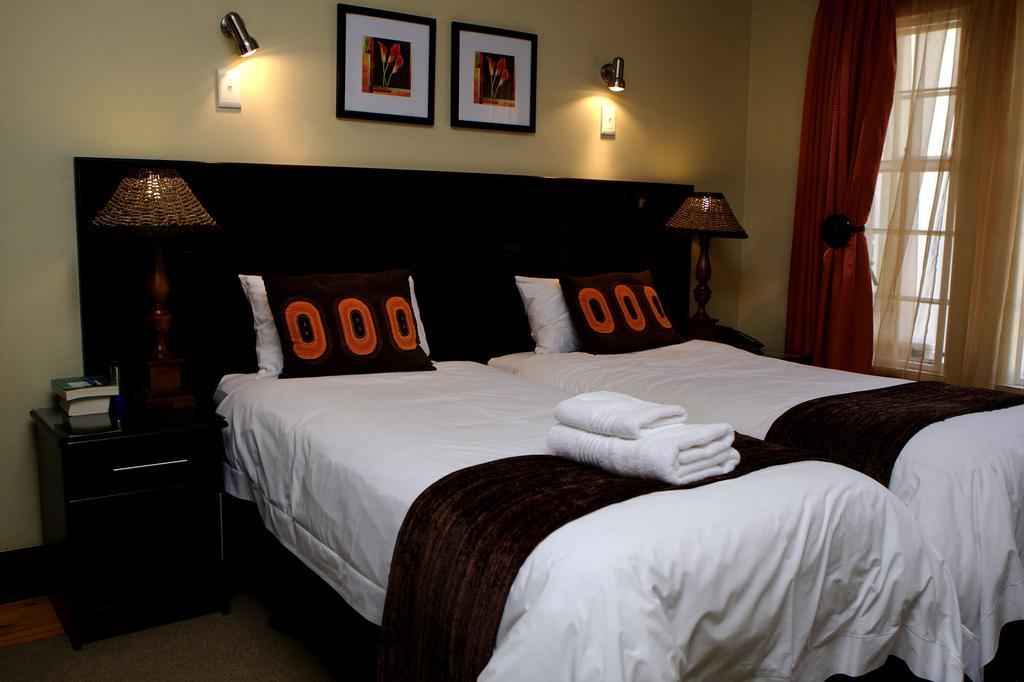 Goodey'S Guesthouse Pretoria-Noord Extérieur photo