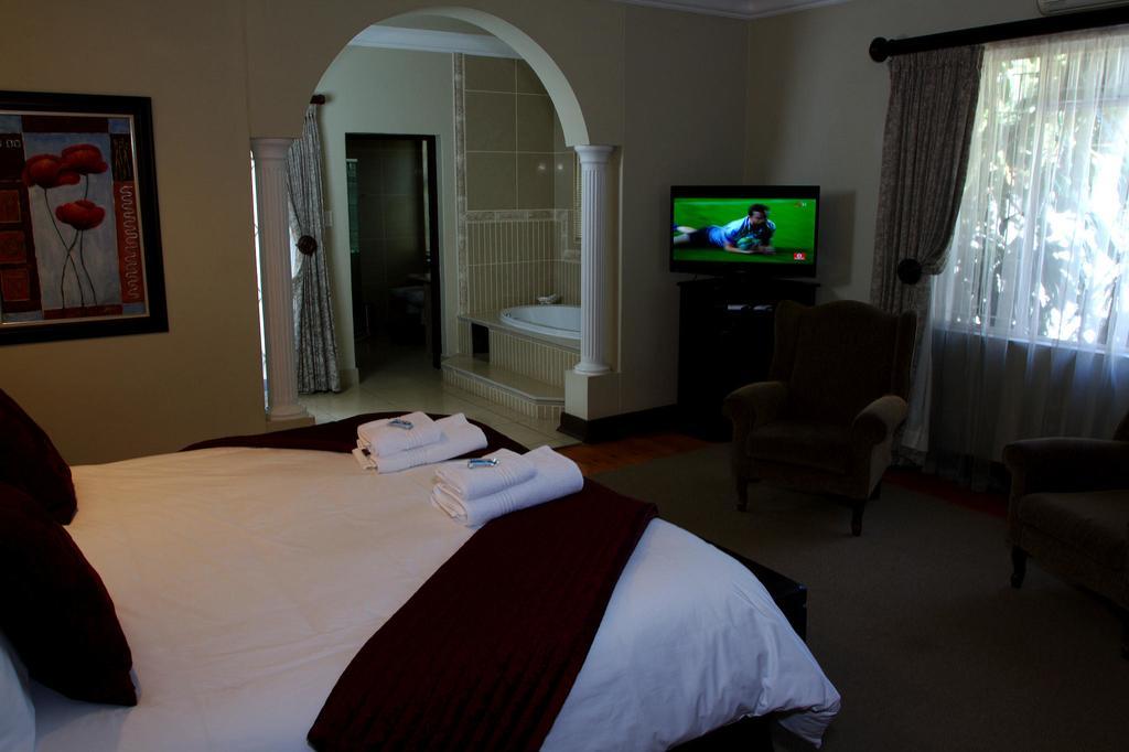 Goodey'S Guesthouse Pretoria-Noord Extérieur photo