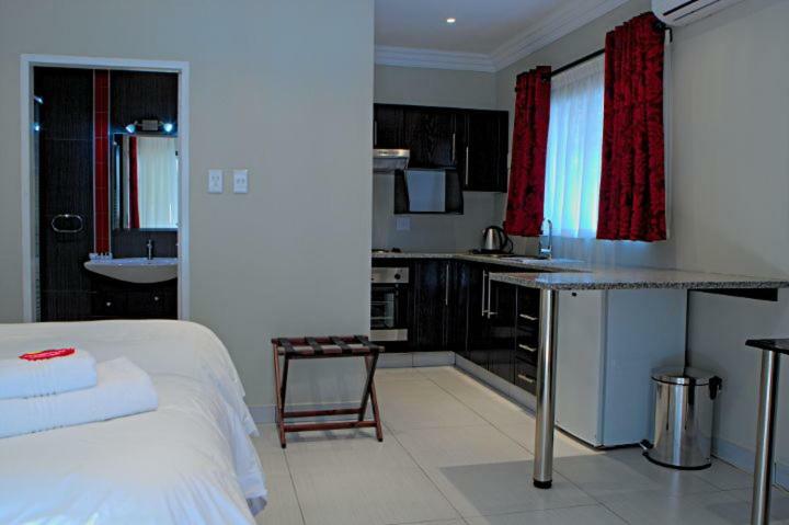 Goodey'S Guesthouse Pretoria-Noord Extérieur photo