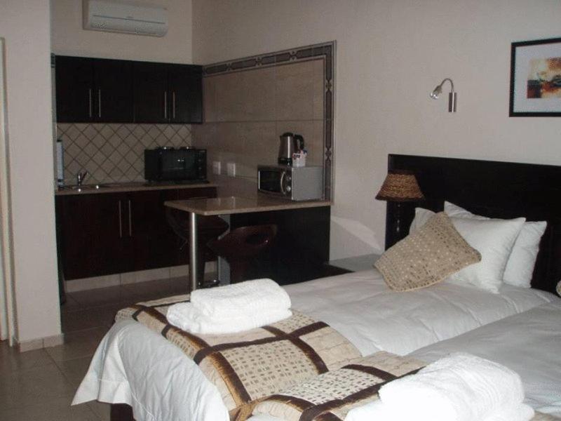 Goodey'S Guesthouse Pretoria-Noord Chambre photo